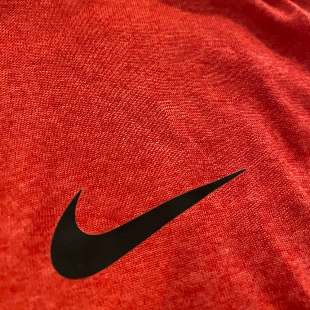 Mens Nike red dri-fit long sleeve tee. EUC - Picture 3 of 5